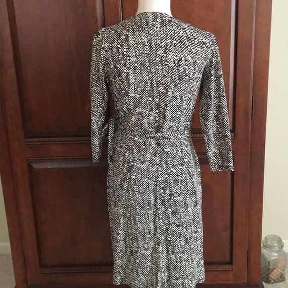 Ann Taylor Pixel Wrap Dress 4P - Picture 4 of 5